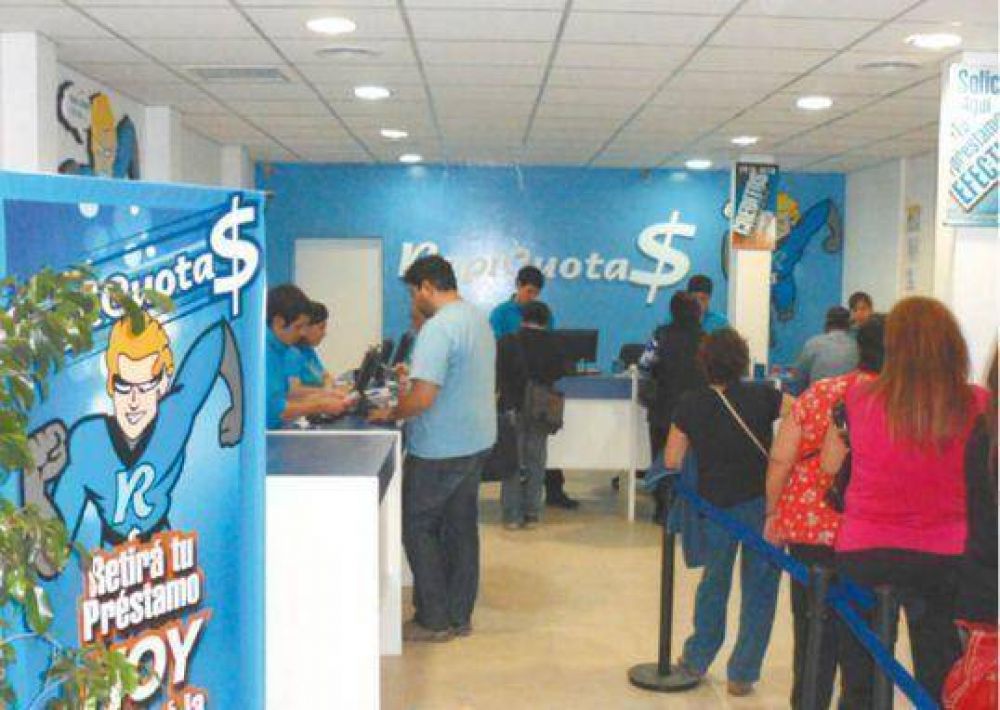 Cmo operan las casas que cobran tasas usurarias de hasta el 118%