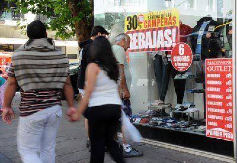 Las liquidaciones de fin de temporada ya empezaron en numerosos comercios locales