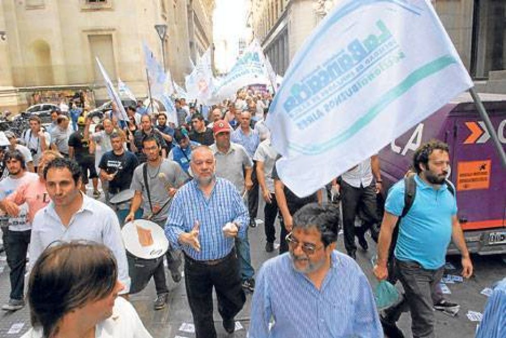 Bancarios cobrar�n subas sin aval oficial