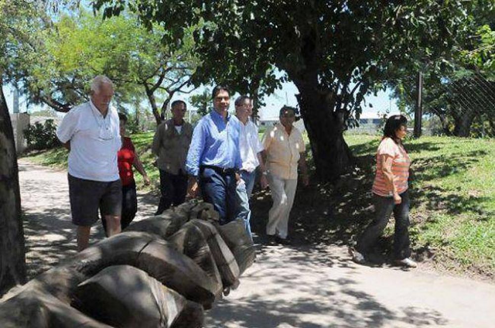Capitanich visit� la Rambla de las Esculturas y prometi� m�s obras