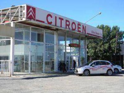 Con fines de robo ingresaron a los concesionarios Centenario y Citro Oeste 