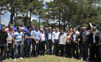 Bevilacqua particip� de la reuni�n peronista en la que se cuestion� duramente a Scioli