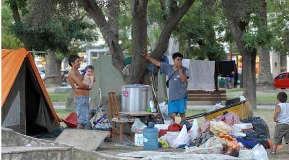 Reinstalaron el campamento en la Plaza Rivadavia