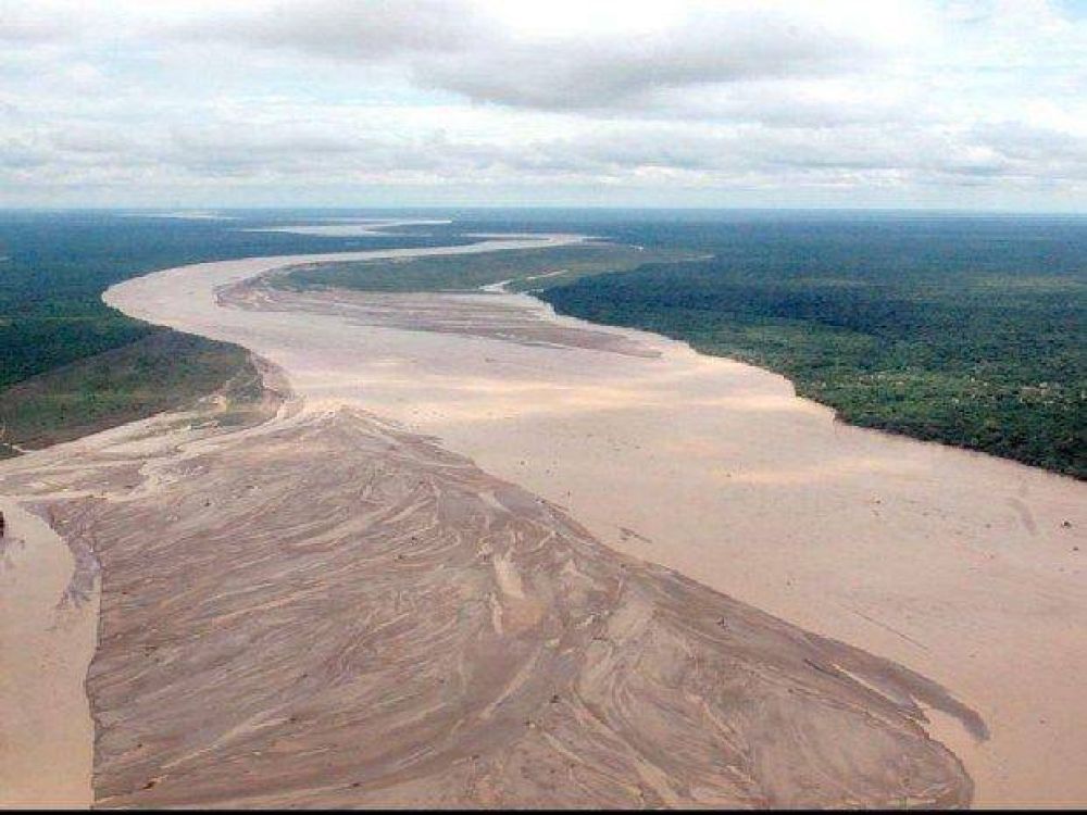Urtubey recorri� la zona afectada por el r�o Pilcomayo