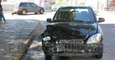 Violento accidente en el microcentro