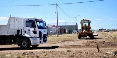 Tareas de mejoramiento de calles en el Barrio San Benito