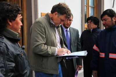 Municipales piden la salida del jefe y director del departamento Saneamiento