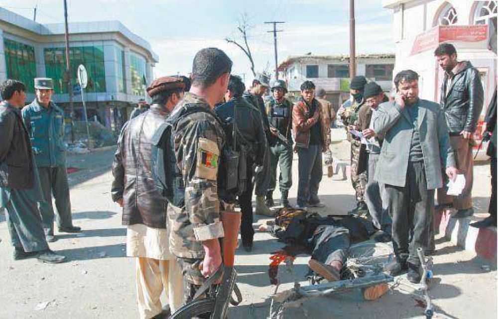 Militares afganos mueren en atentado
