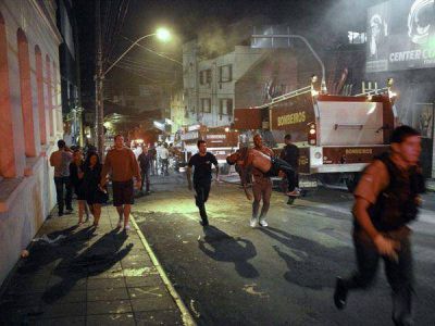 Tragedia en Brasil: 245 muertos en incendio de una discoteca