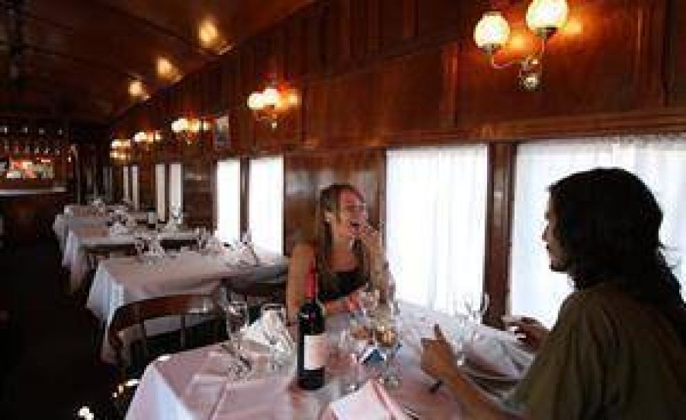 Viejos coches de subte y tren: hoy son hoteles y restaurantes