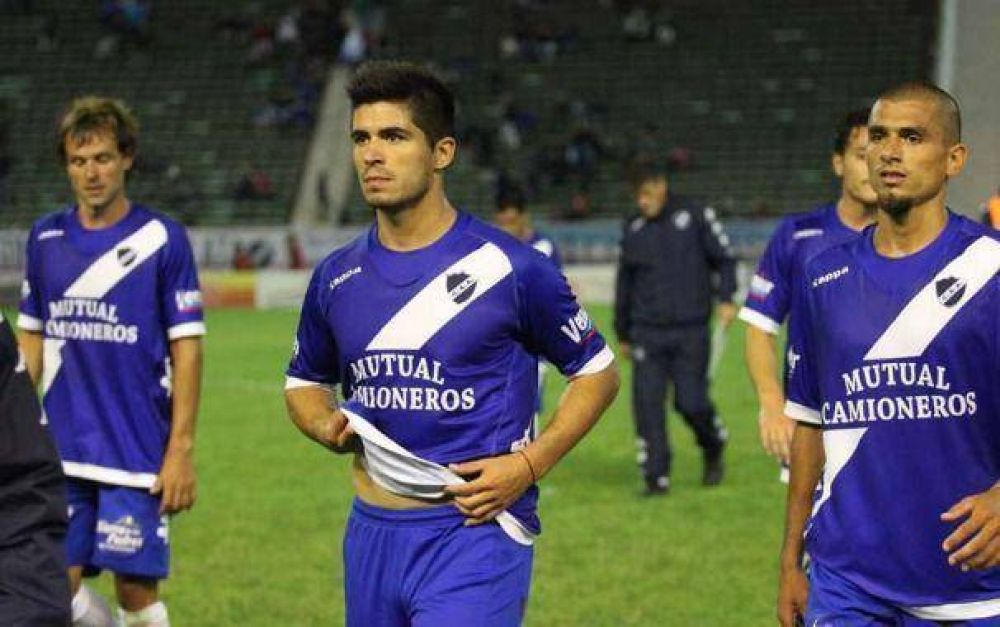 El karma de visitante no lo deja en paz a Alvarado