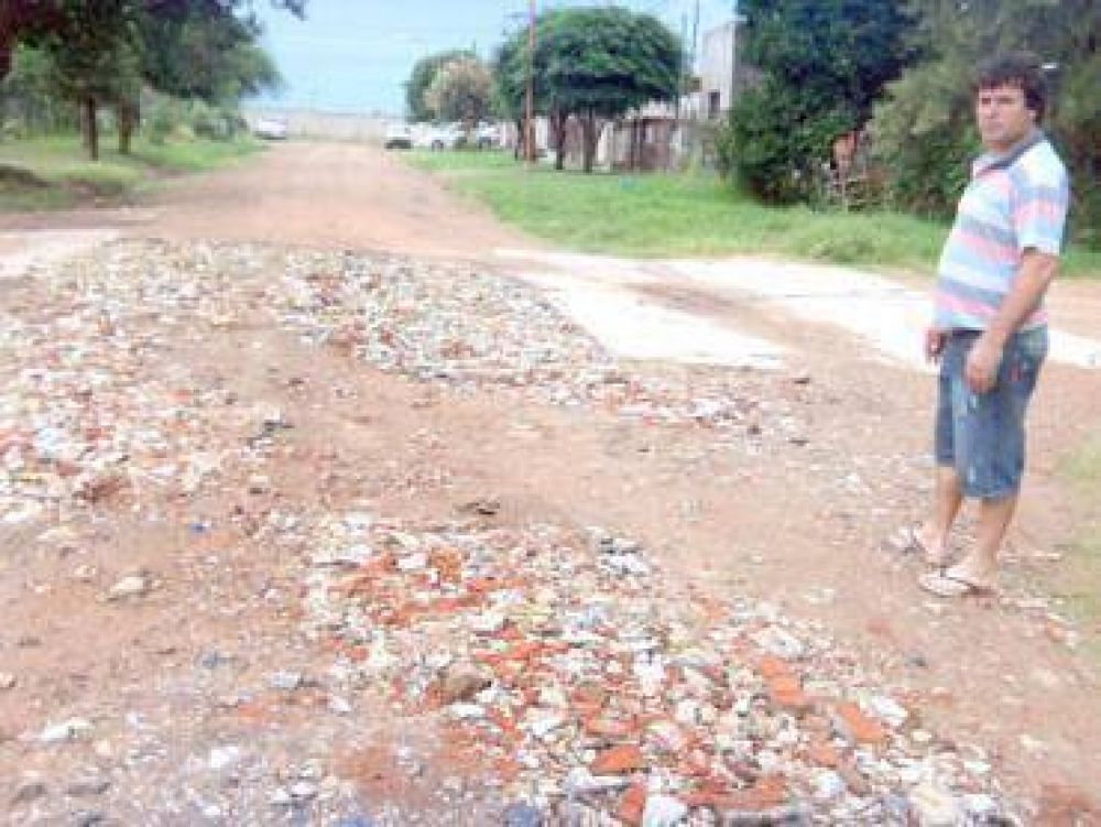Vecinos de Santa Teresita piden que se arreglen sus calles