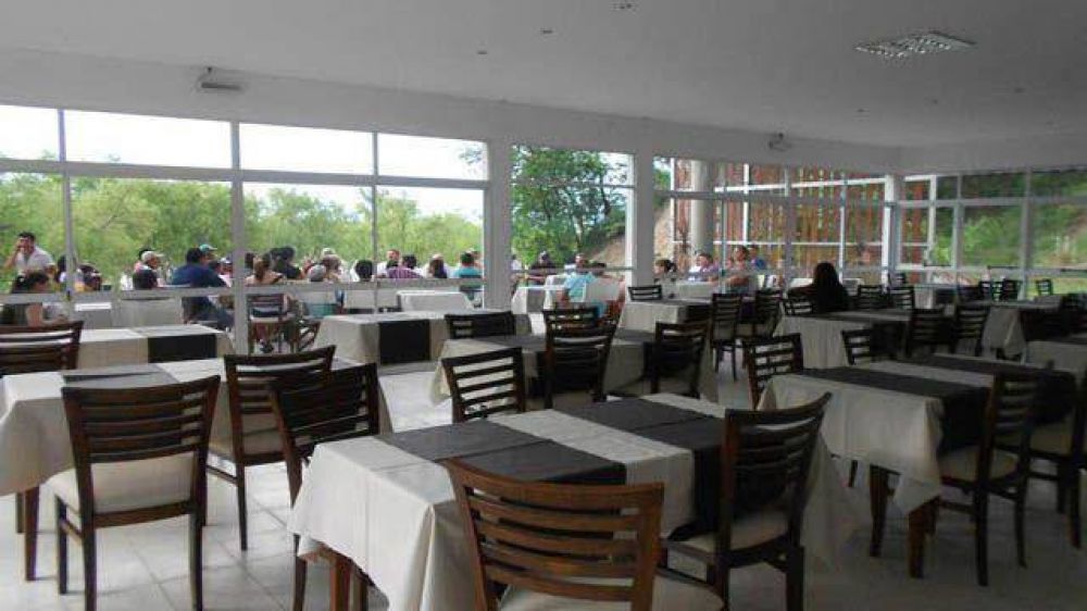 Cristina y Urribarri inauguran el comedor de pescado  