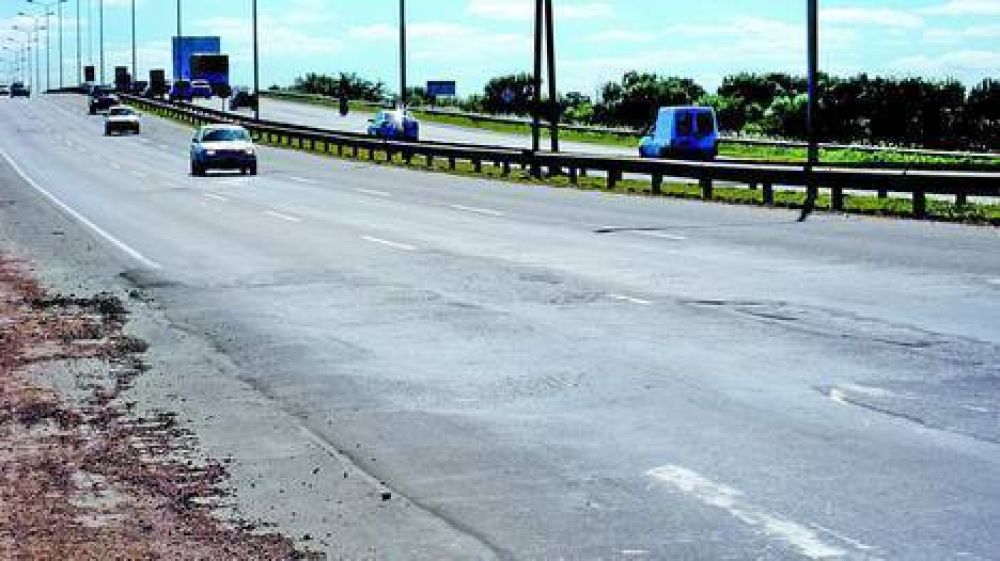 Autopista con obst�culos por una obra que ya lleva un a�o