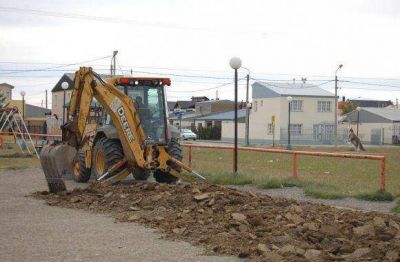 Construyen cancha de f�tbol en el barrio Mutual