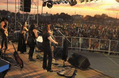 Multitudinario festejo de los 39 a�os de la Quiniela de Loter�a Chaque�a