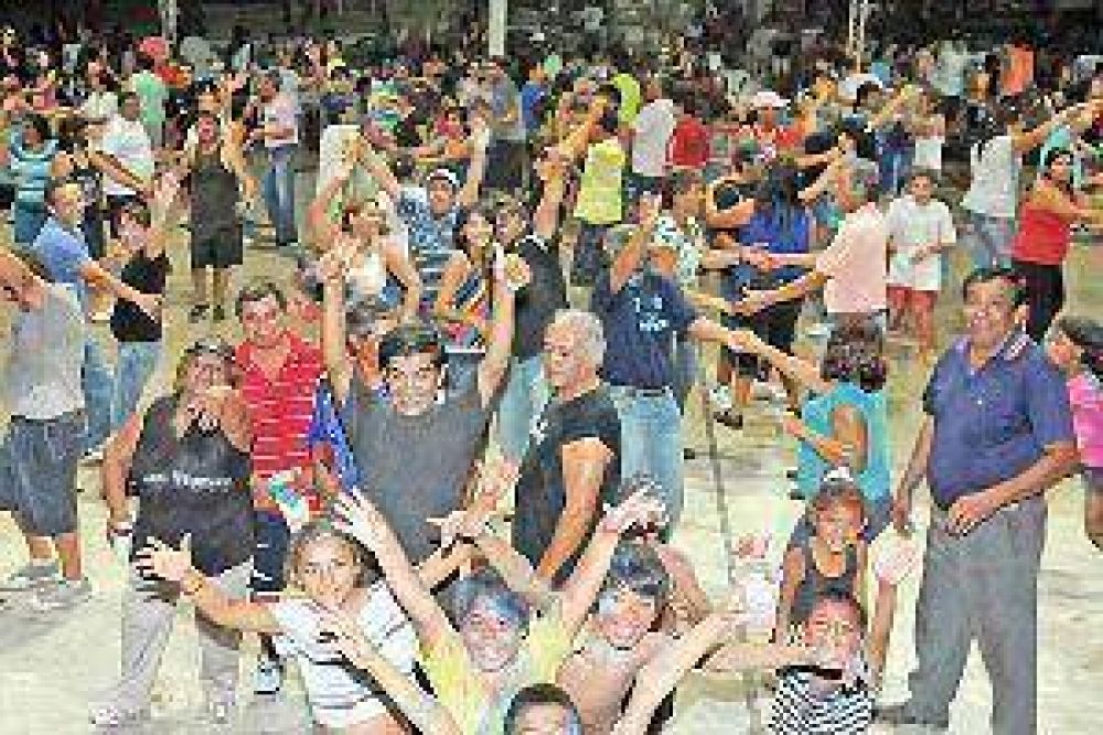 Miles de personas en los bailes de carnaval