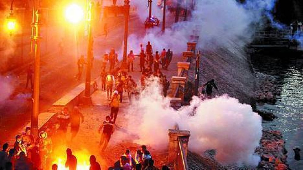 Escala la violencia en Egipto con 7 muertos y 630 heridos en un funeral