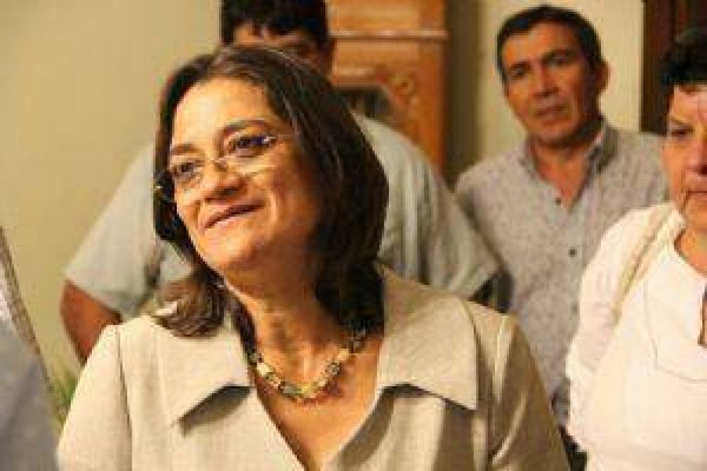 Empresarios santafesinos esperan ser recibidos por la gobernadora