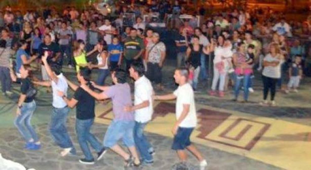 �Domingos Culturales� en Plaza del Aborigen