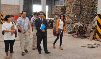 San Mart�n supervisa el tratamiento de los residuos en la planta de la CEAMSE