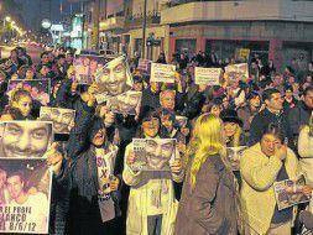 Marcha contra la inseguridad y por el "impuestazo" de Guti�rrez en Quilmes