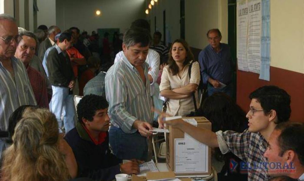 Colombi asegur� que en una semana se resolver� si desdoblan las elecciones