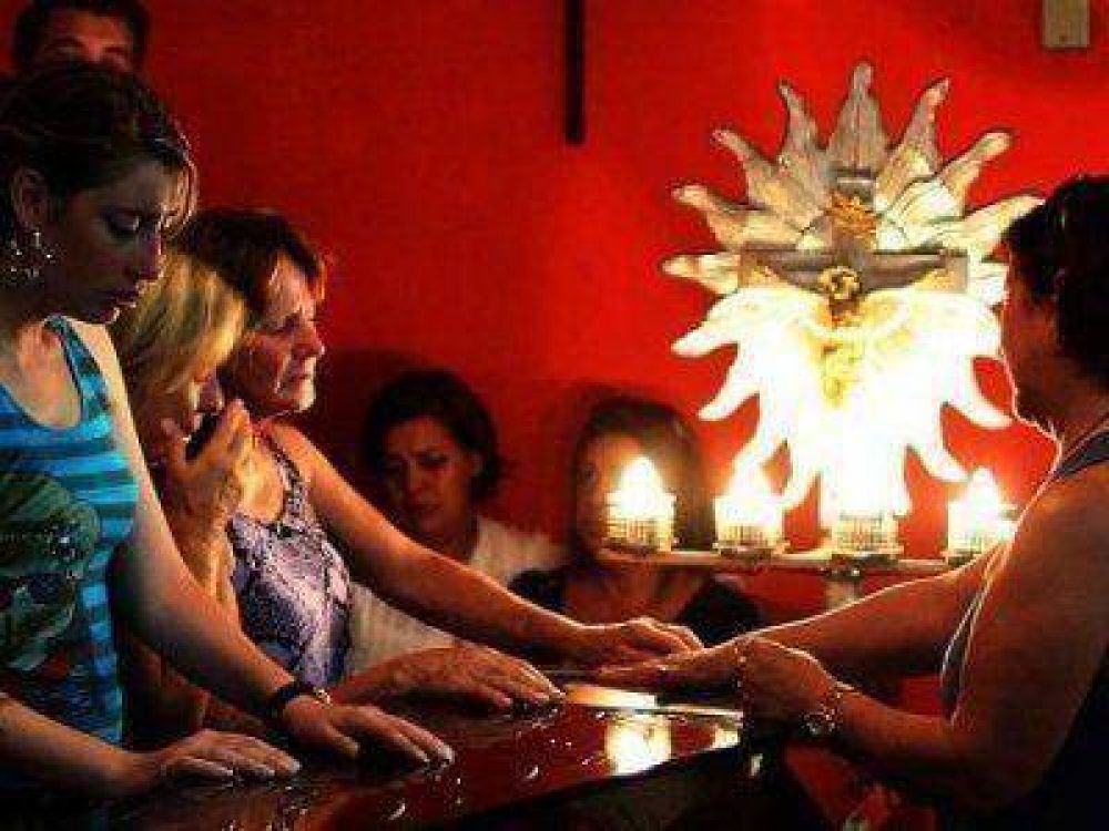 Sepultan a primeros 50 muertos de Santa Mar�a