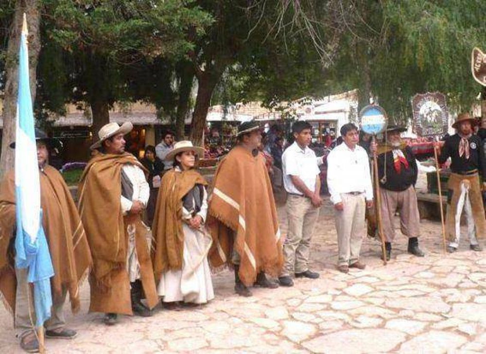 En Purmamarca se exalt� a gauchos de Marcha Patri�tica