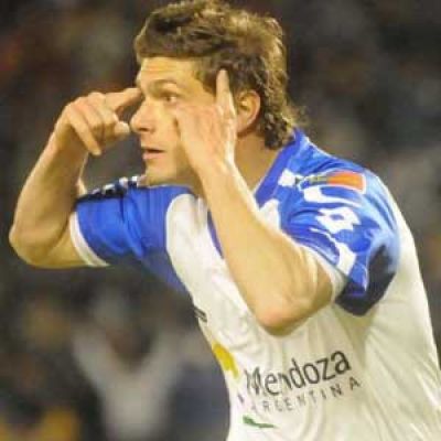 Russo: un ex jugador de Estudiantes llegar�a a Gimnasia en estas horas