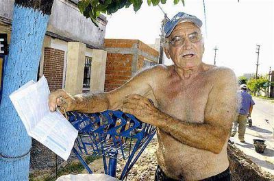 Comerciante sac� un cuchillo y ech� a sospechoso de su local  