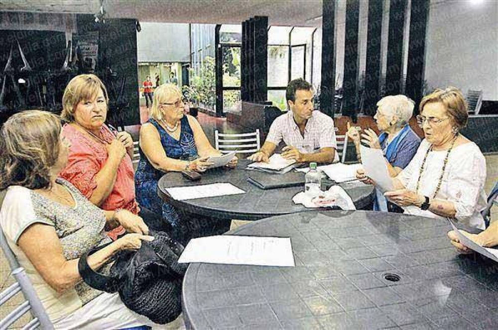 Universitario: crece preocupaci�n de socios ante asamblea crucial  