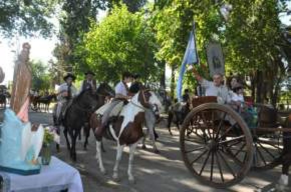 M�s de dos mil personas participaron de la 2� Cabalgata en Honor al Gaucho Jos� Dolores