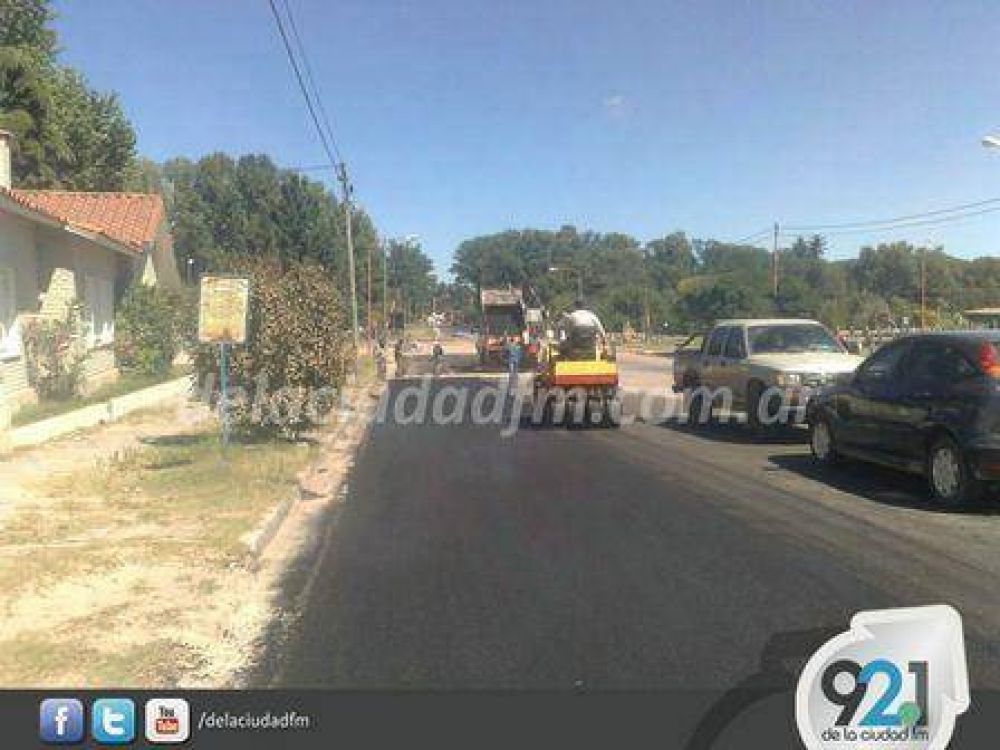 Pavimentan otras calles afectadas por los desag�es	