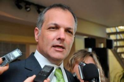 Buzzi valor� acuerdo PAE-Trabajadores y �la presencia permanente del ministro De Vido�