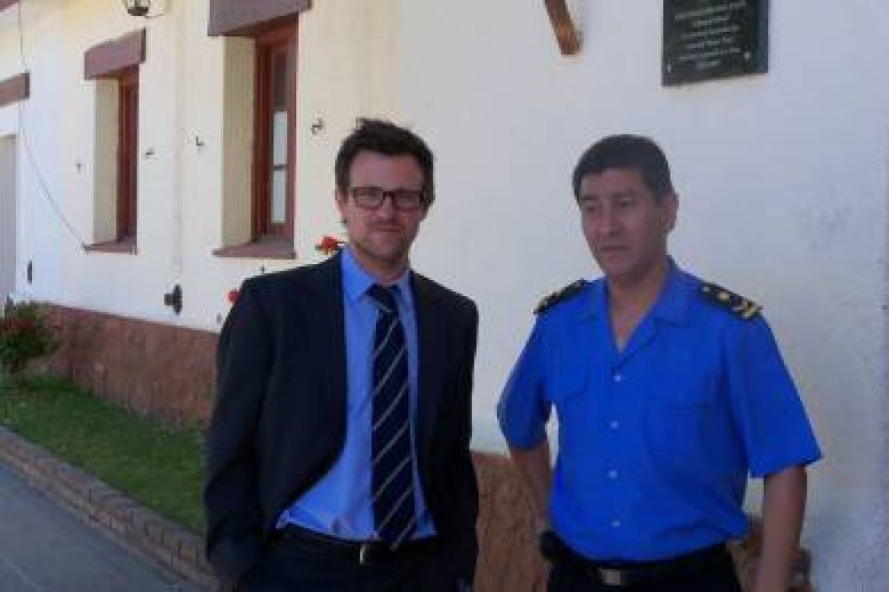 Provincia revisa las condiciones de trabajo en cada comisar�a