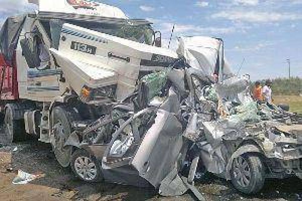 Camionero provoc� un desastre y mat� a seis personas en la ruta 34
