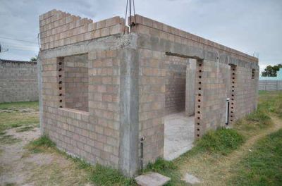"QUIERO QUE ME TERMINEN LA VIVIENDA PORQUE NO PUEDO SEGUIR EN ESTA PIEZA CON CUATRO CRIATURAS"