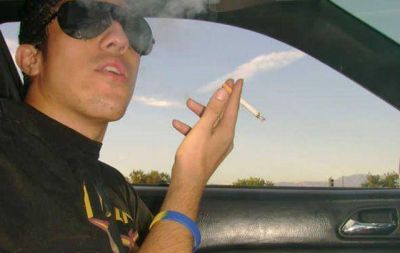 Ya aplicaron la primera multa por fumar a un conductor