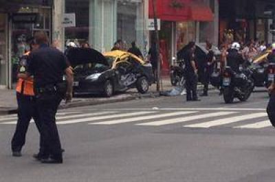 Un taxista atropell� a varias personas en Recoleta: al menos un muerto