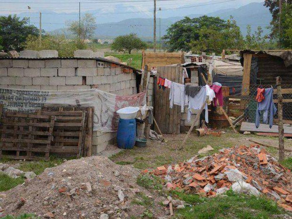 Sin soluci�n, los asentados no se ir�n