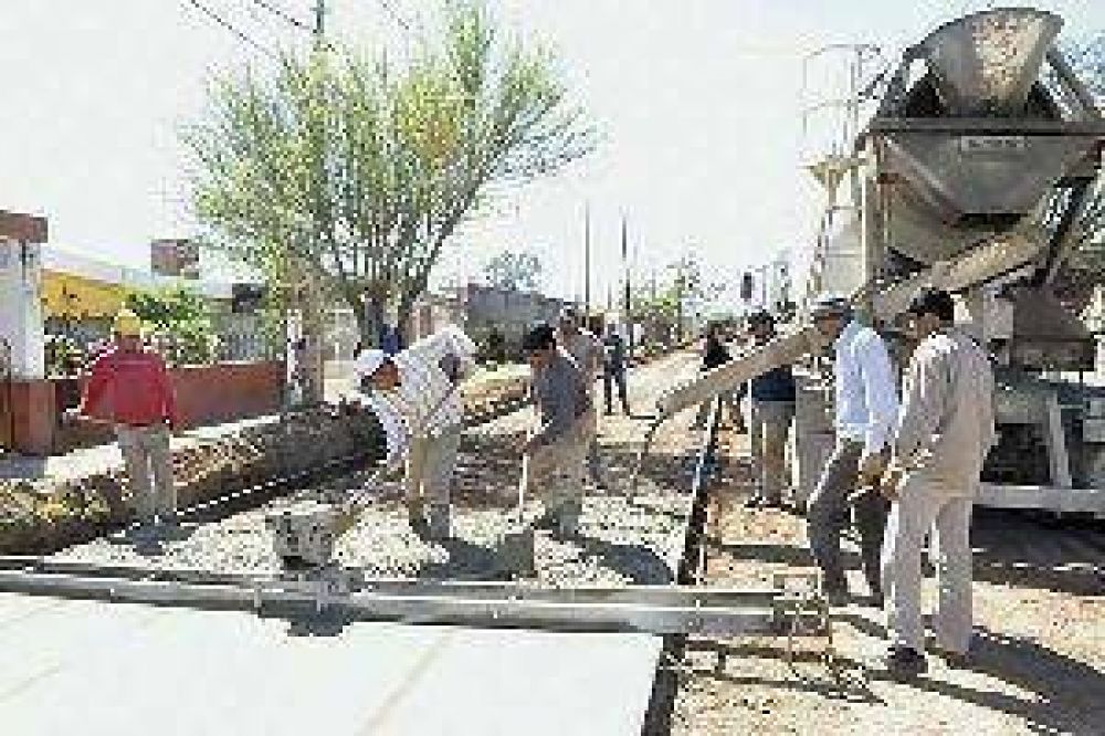 Infante anunci� los barrios beneficiados con pavimento y la obra del desag�e Alsina