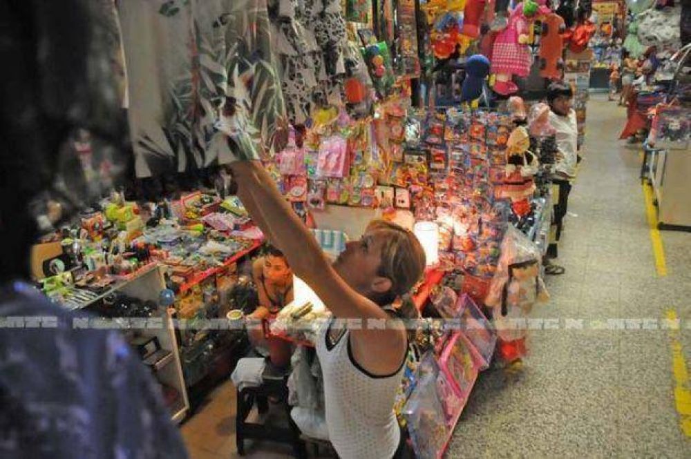 Crece la pol�mica por el comercio informal que gana terreno en la provincia