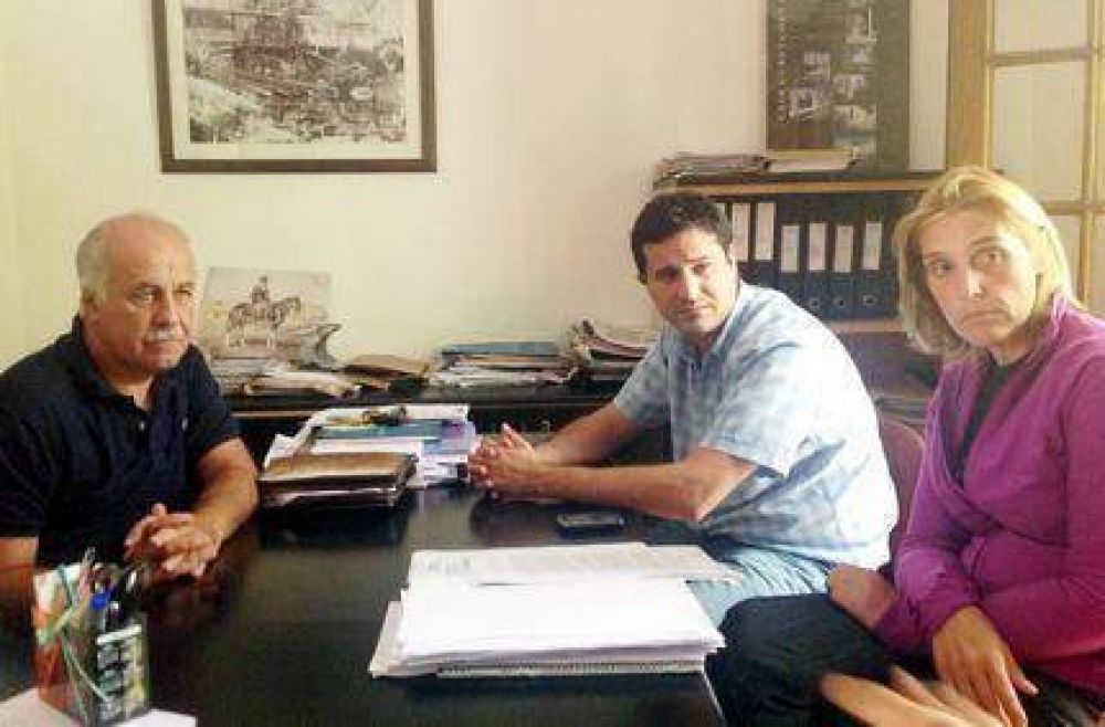 El Colegio de Arquitectos y la UCR trataron el pol�mico traslado de la Municipalidad