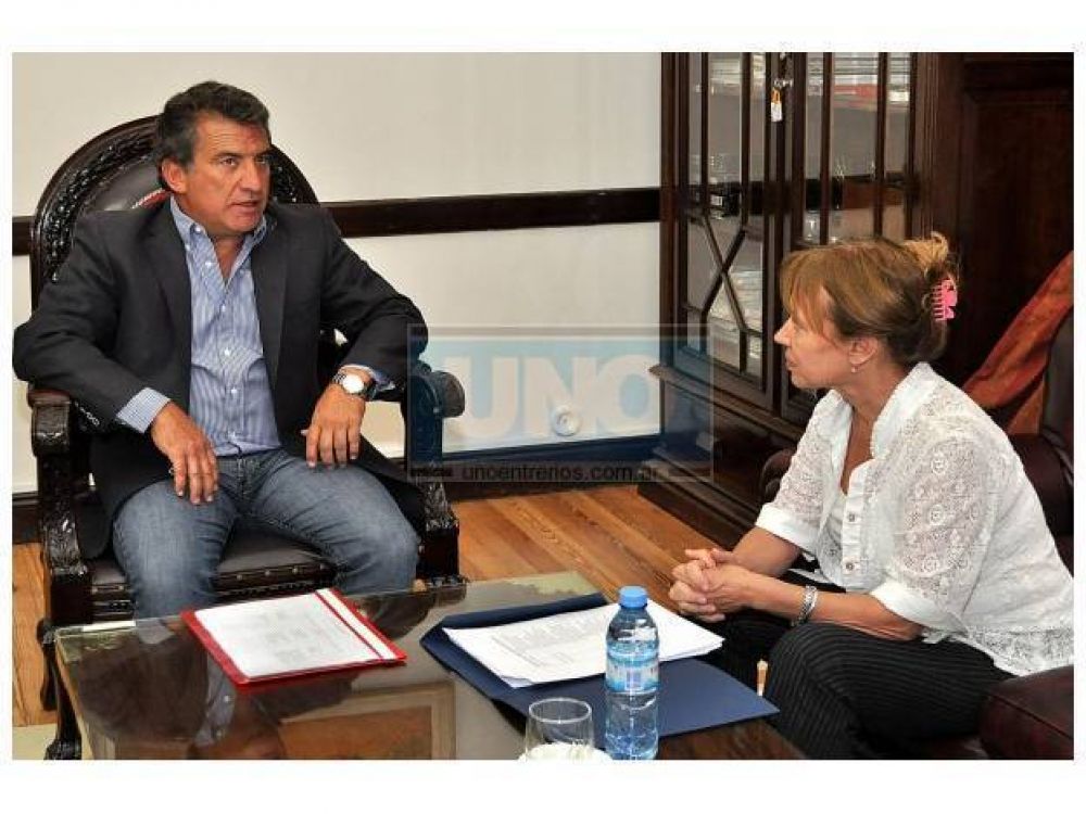 Se gestionar� financiamiento ante Naci�n para dar soluci�n al problema del agua en Paran�