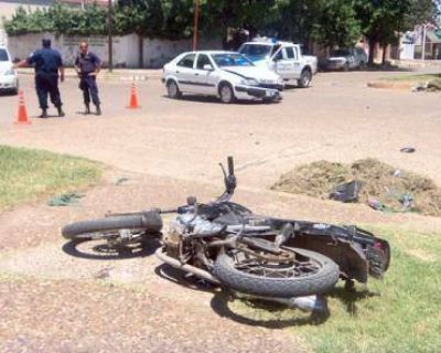 Un motociclista result� herido de consideraci�n en un choque