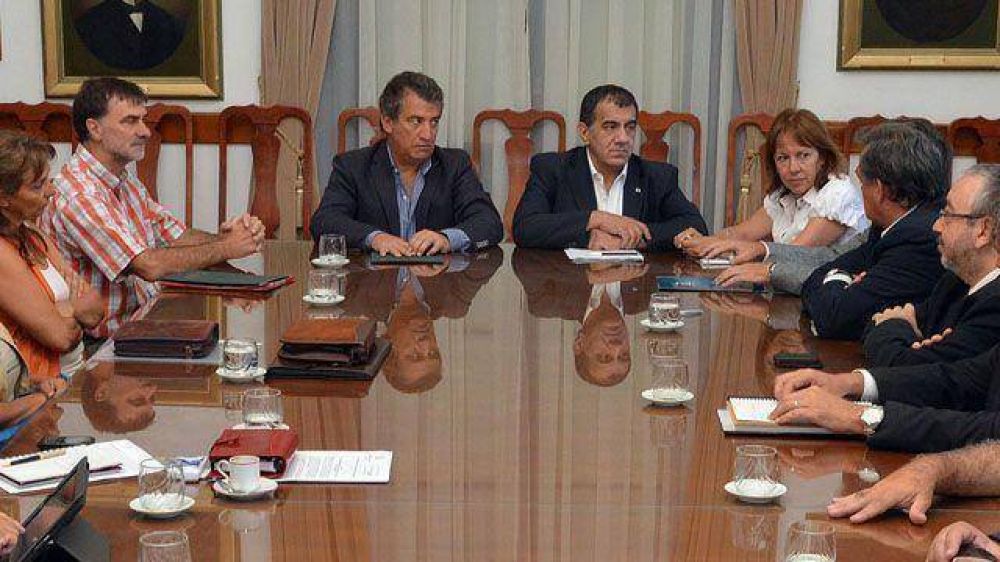 Urribarri dio luz verde para iniciar la exploraci�n termal en Paran�	 