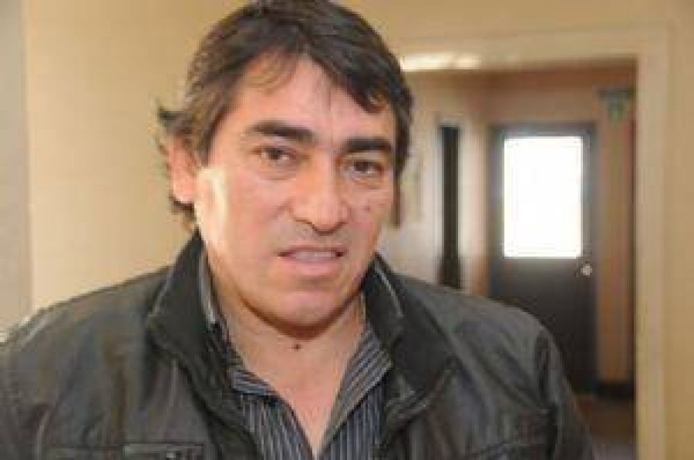 Guaraz defiende la compra de la camioneta Toyota