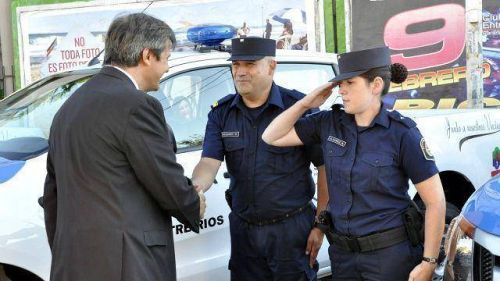 Entregaron 13 nuevos m�viles al sistema 911  