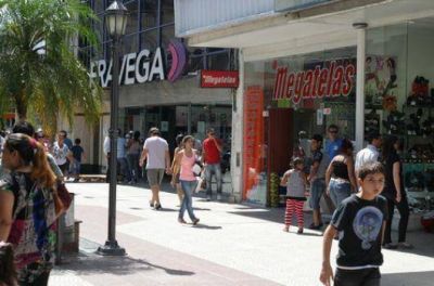 Pese al feriado nacional, la atenci�n en comercios capitalinos ser� normal